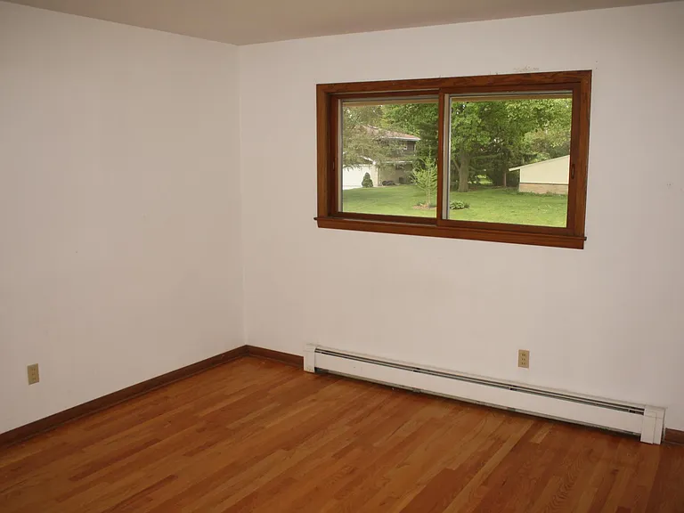 13450 Nicolet Ave — Photo 8