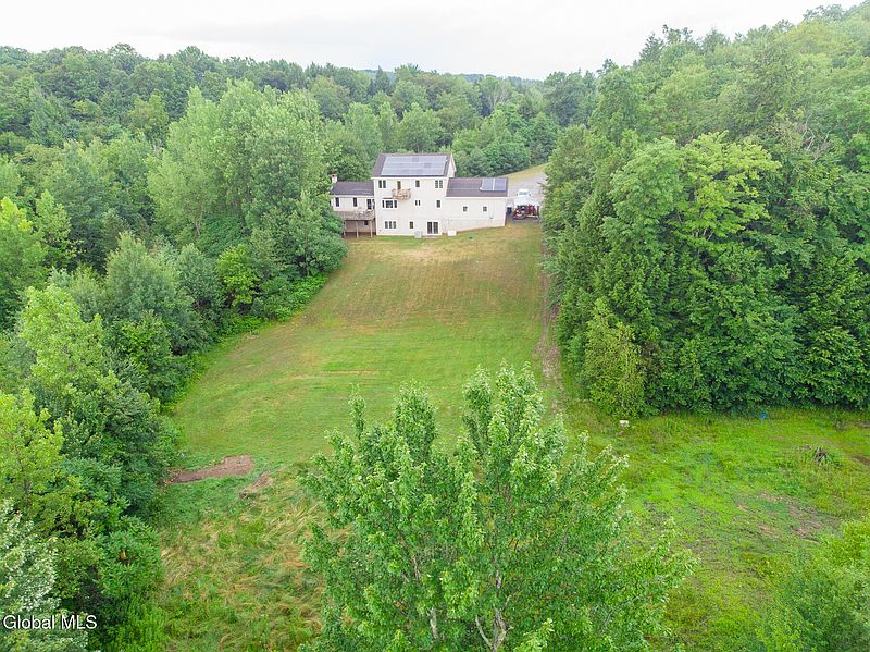 5th image of 422 Sacandaga Road