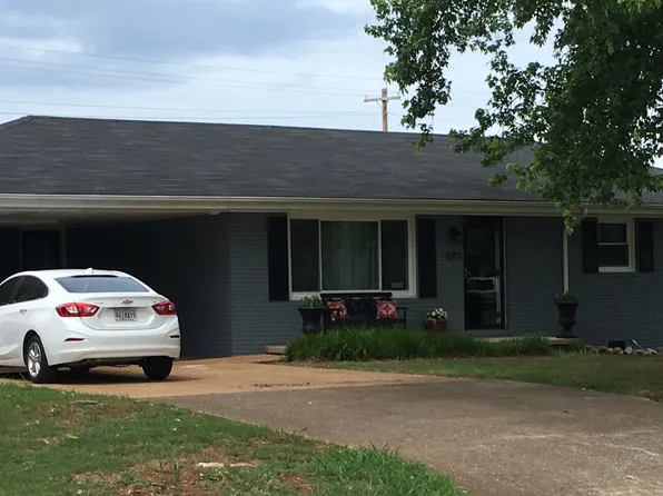 1203 Hemlock St, Tuscumbia, AL 35674