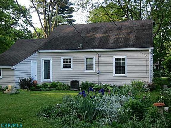 2nd image of 82 E Riverglen Dr