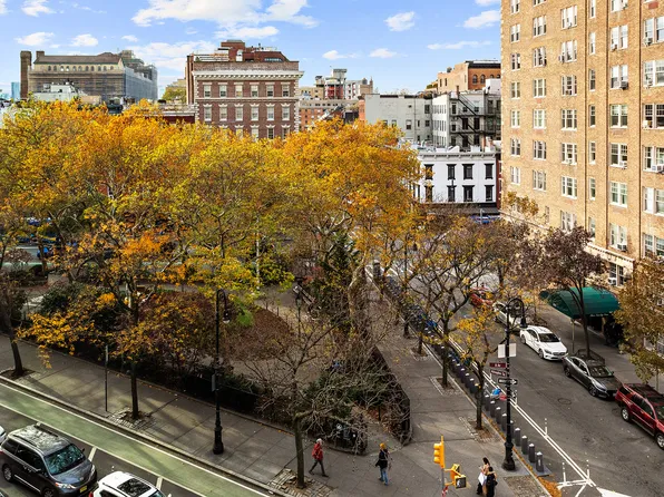 302 West 12th Street image 4 of 13