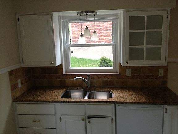 3rd image of 6992 Bramble Hill Dr