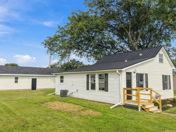 2115 Racine Ave, Burlington, IA 52601
