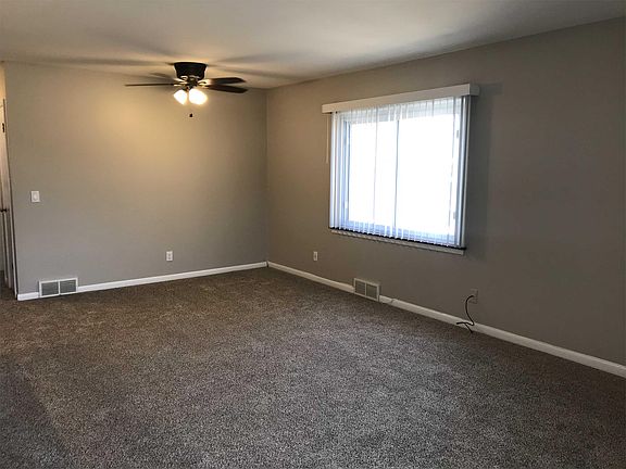 5th image of 233 S Batavia Ave APT 3G