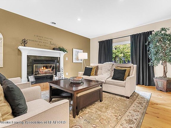 5th image of 10222 Red Bud Dr
