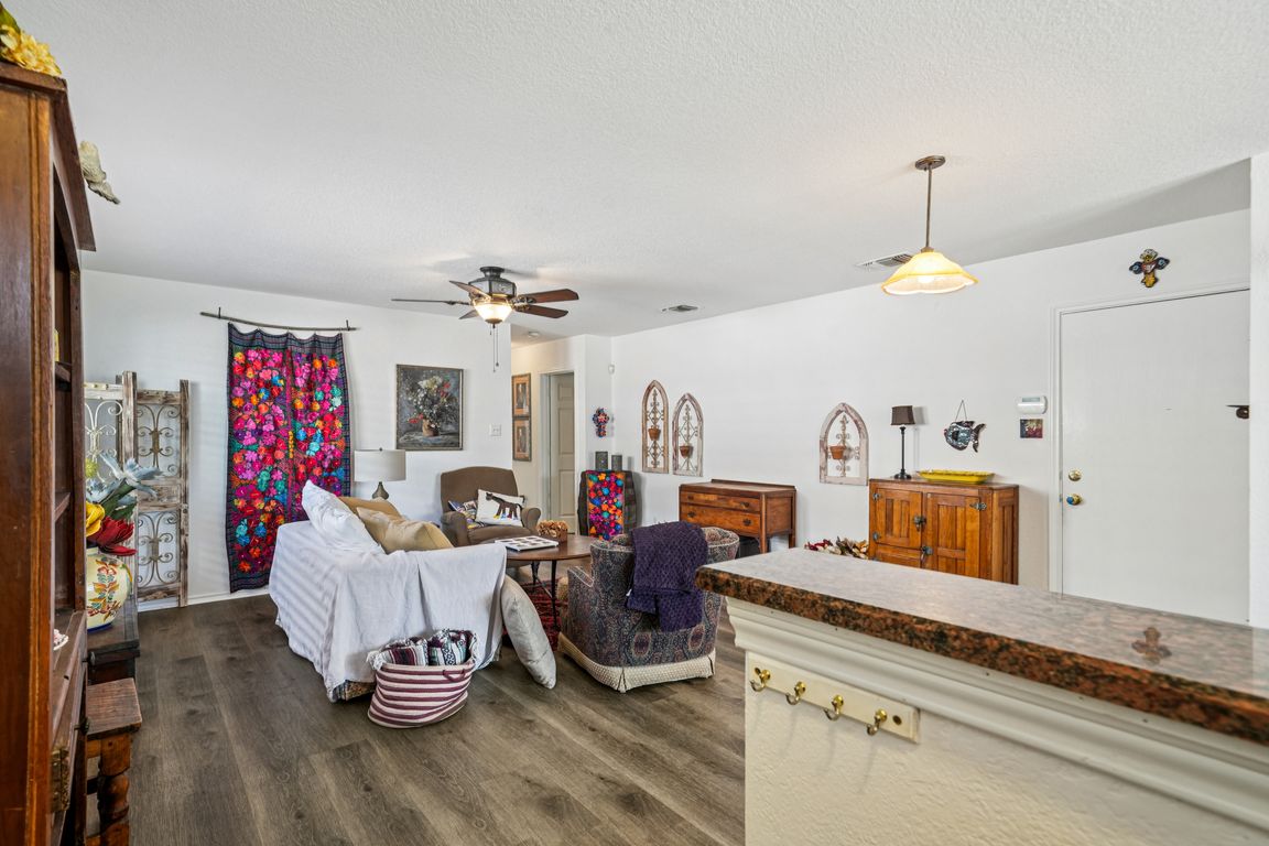 next background image