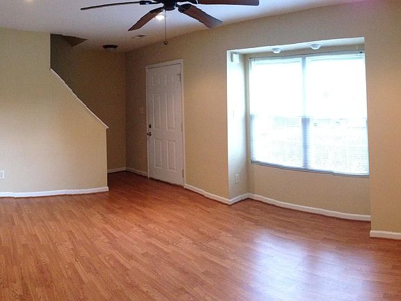 3rd image of 2703 London Company Way