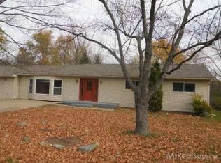 2801 Harvey St, Rochester Hills, MI 48309