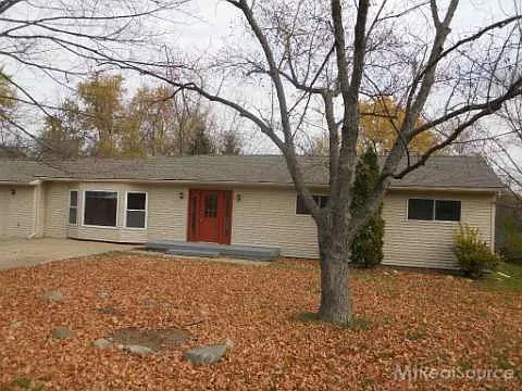 2801 Harvey St photo 1
