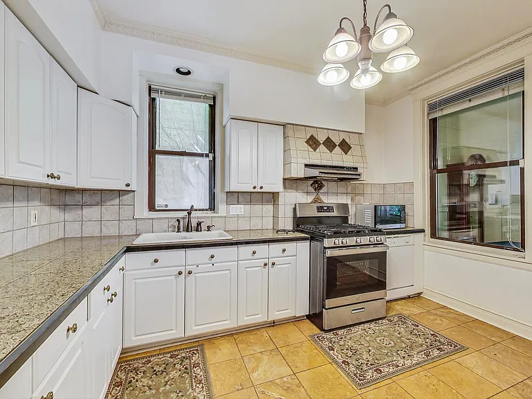 2446 N California Ave #1 — Photo 16
