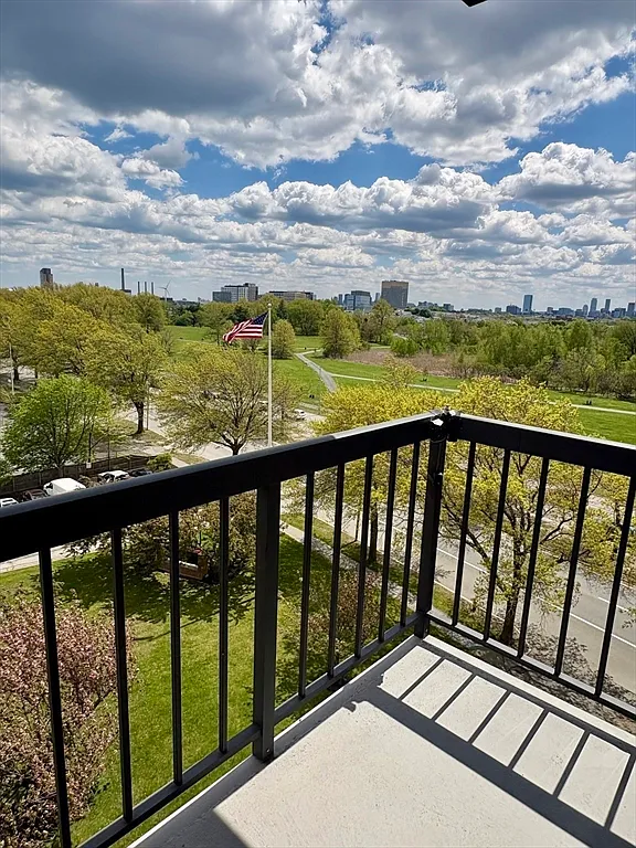 2 bed, 2.0 bath, 1229 sqft, $3,000 — Photo 3