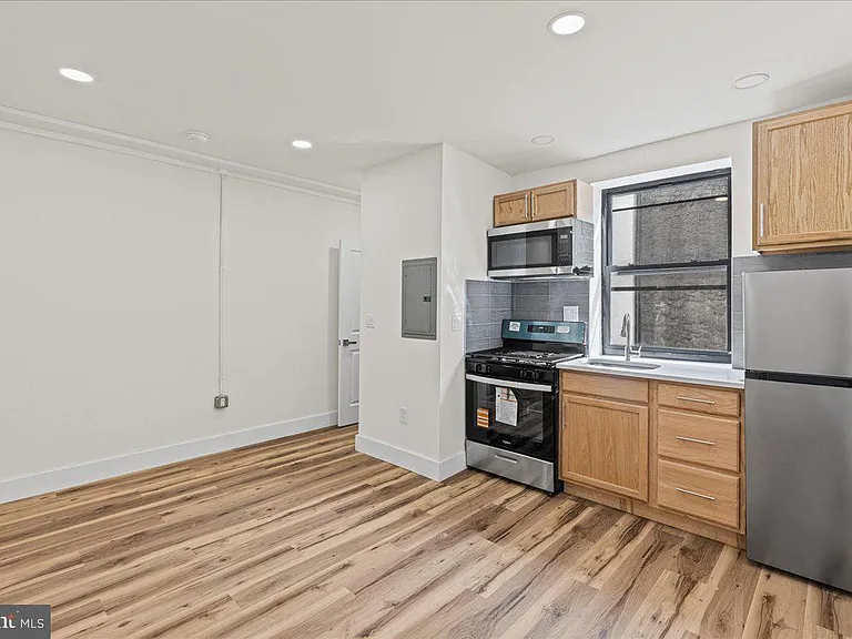 1222 Chancellor St #2 — Photo 5