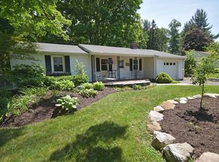29 Hartman Rd, Amherst, MA 01002