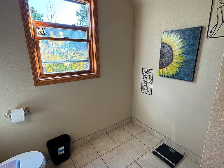 358 Peterson Dr — Photo 17