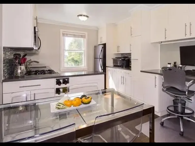 59 Carpenter Ave #59A — Photo 1