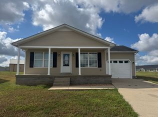 140 Perdez Ct, Bowling Green, KY 42101