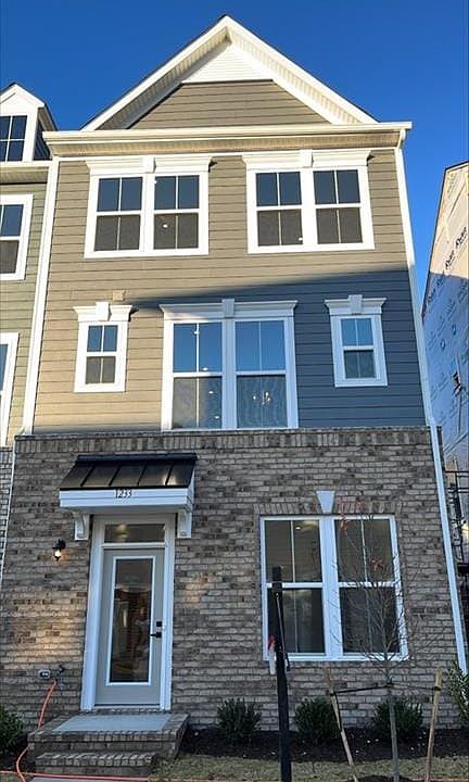 1st image of 1233 Worden Way