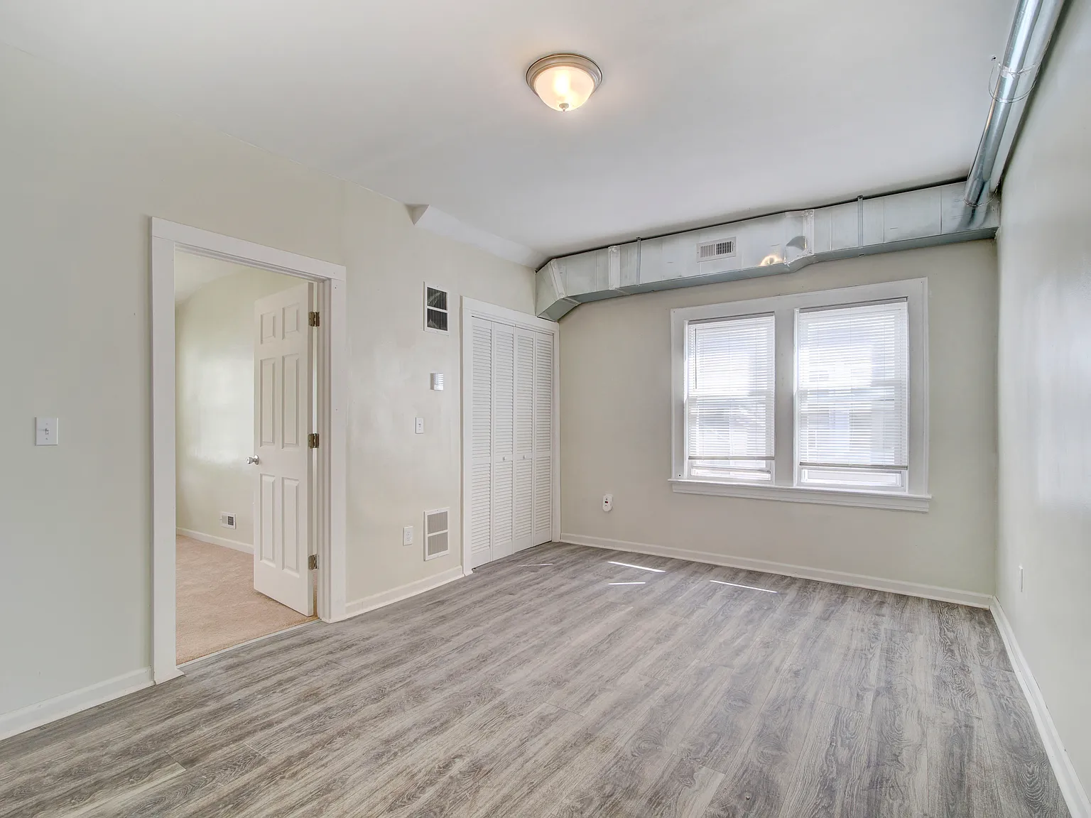 57-59 Poe Ave — Photo 2