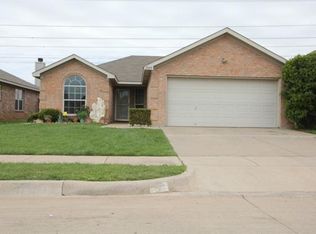 1309 Sierra Blanca Dr, Burleson, TX 76028