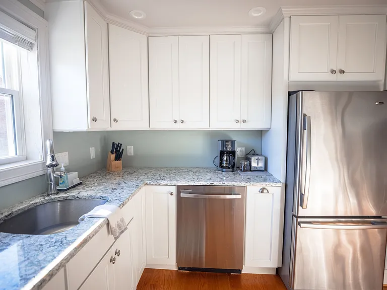 70 Carroll Ave #609 — Photo 5