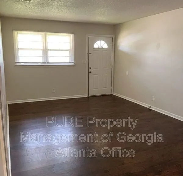 314 Sterling St — Photo 3