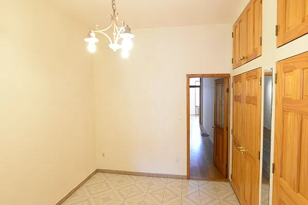 Rented by Residents Team | media 32