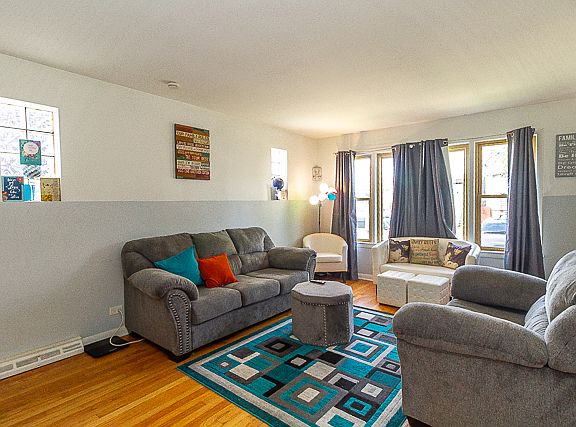 5th image of 10443 S Avenue M