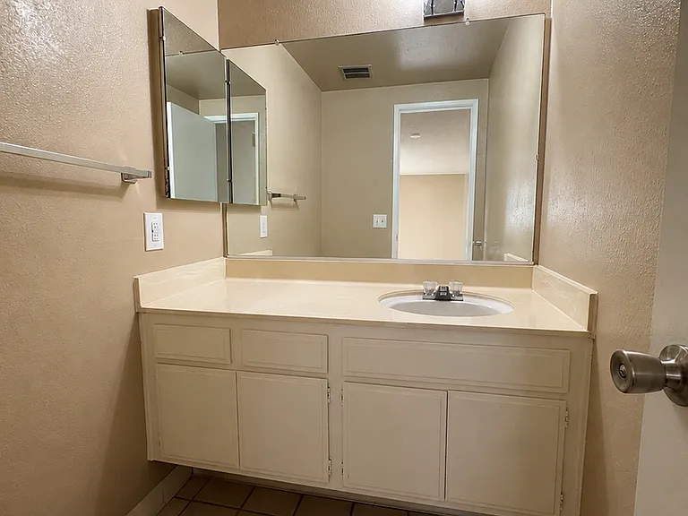 7313 Unicorn Cir — Photo 9