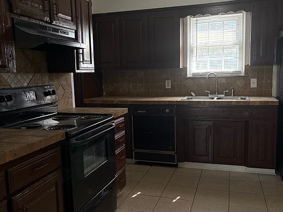 2nd image of 9002 Clusters Dr