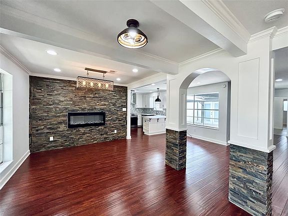 4th image of 5134 Shady Oaks Ln