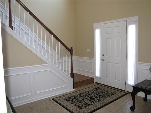 3rd image of 816 Tiffanie Ct