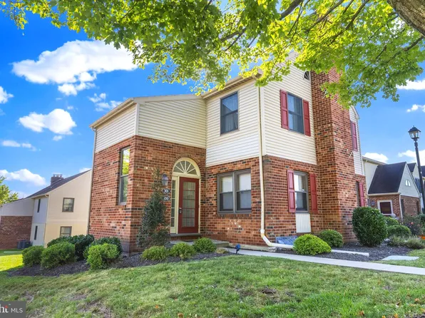300 Norris Hall Ln #300, Norristown, PA 19403