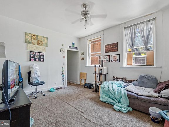 3rd image of 873 W Lombard St