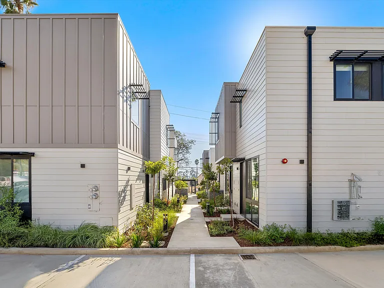415 Old Coast Hwy #C — Photo 33