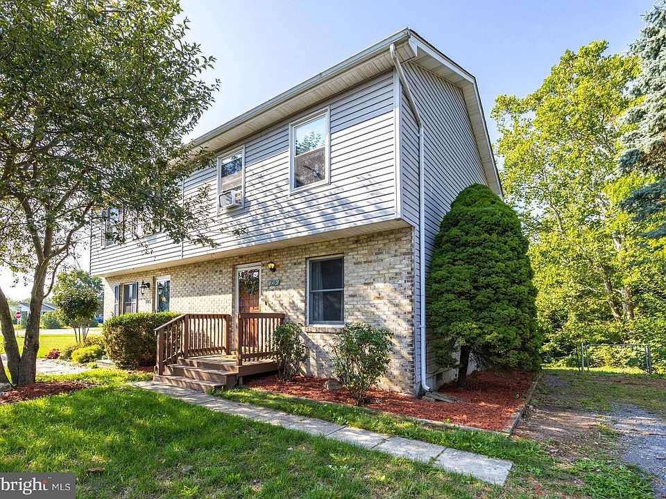 1st image of 109 Woodridge Ct
