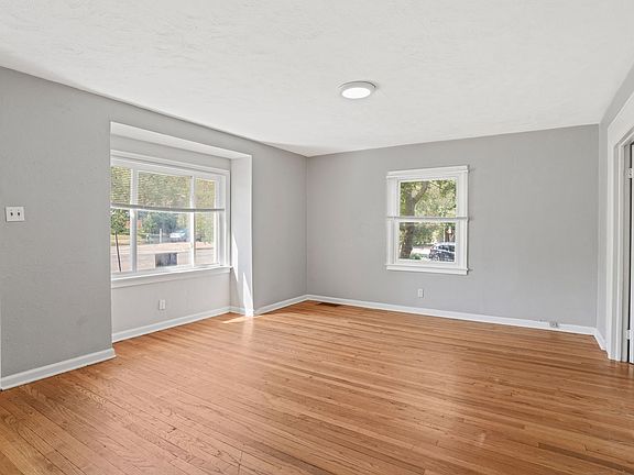 5th image of 611 University Ave