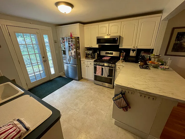 20 Oak Rd — Photo 8