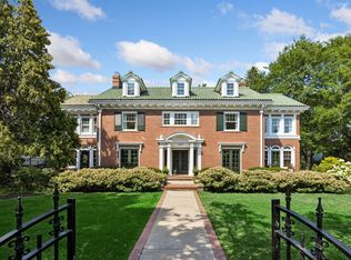 1465 Summit Ave, Saint Paul, MN 55105