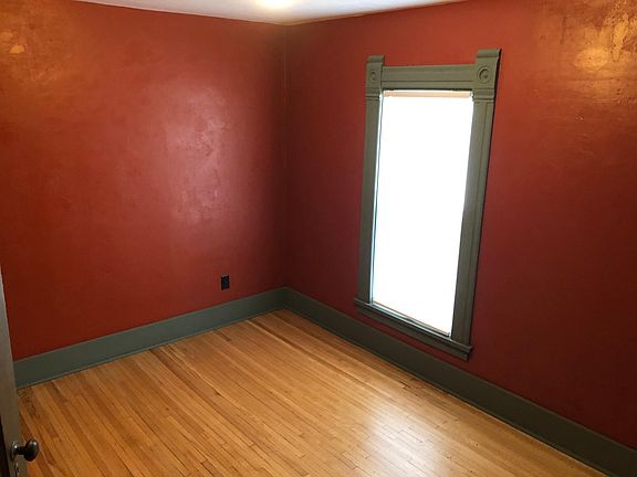 4th image of 430 1/2 S 7th St