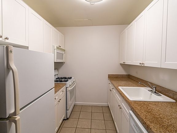 3rd image of 15 Park Row APT 9D