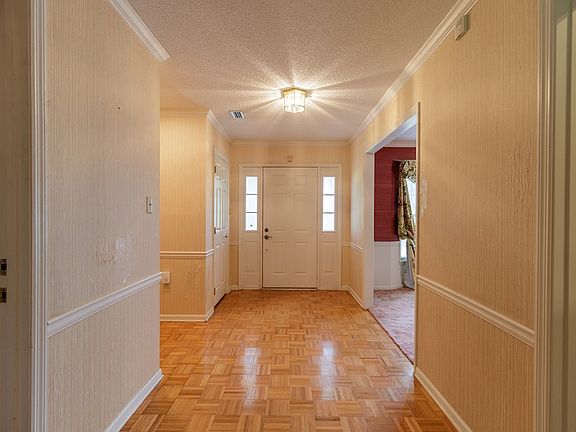 5th image of 821 S Lakeshore Dr