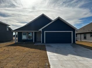 329 Sunnyside St, Trenton, TX 75490