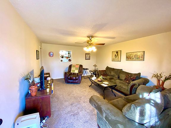 3rd image of 4601 Hendrick Ave