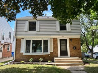 5075 N Kent Ave, Whitefish Bay, WI 53217