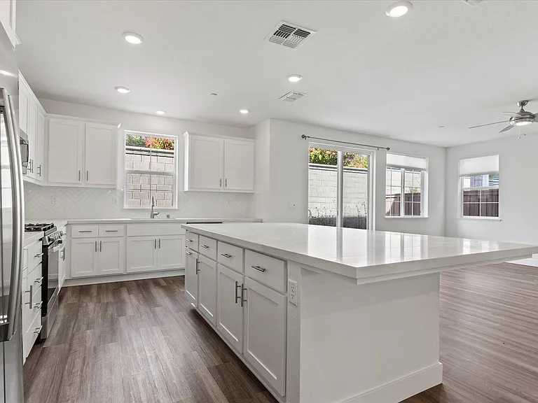 6921 Peak Way — Photo 49