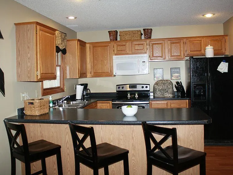 3700 Falmouth Dr — Photo 2