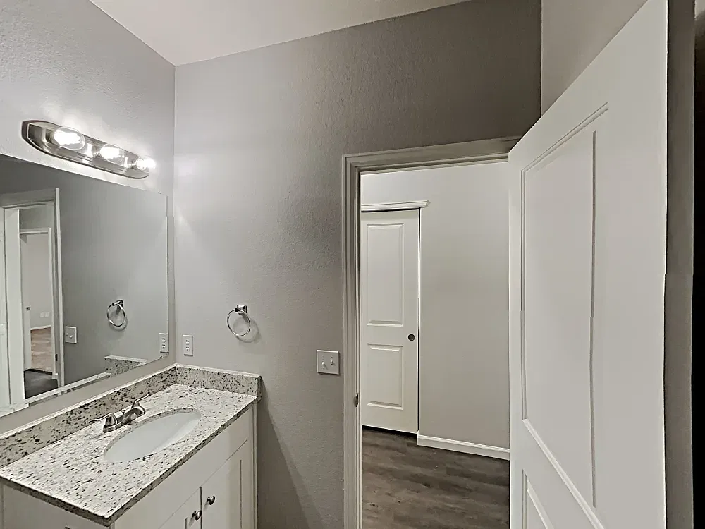 3 bed, 1203 sqft, $1,000,000 — Photo 1