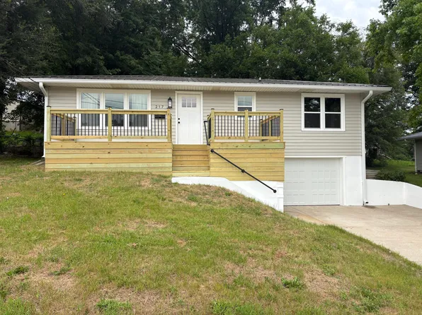 217 E Washington St, Carrollton, MO 64633