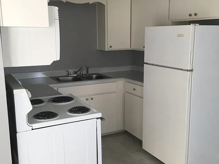 444 W 6th Pl #213 — Photo 5