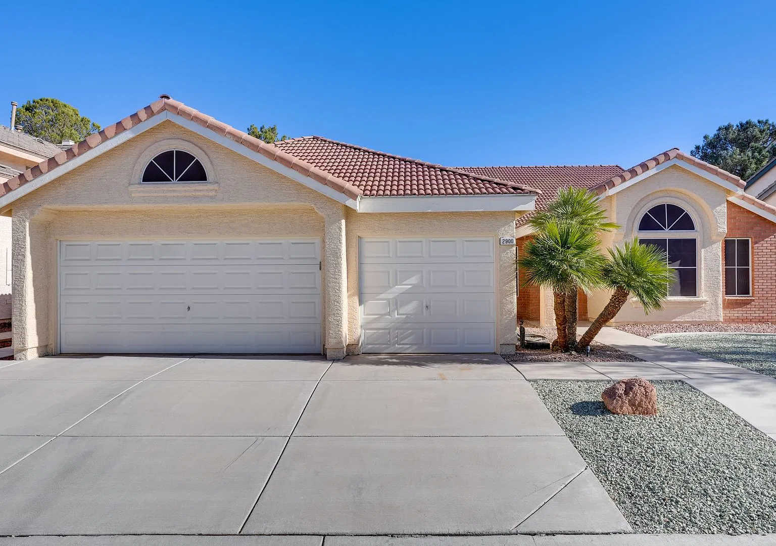 Fully Furnished Single-Story with Private Hot Tub Retreat & 3-Car Garage! — Photo 2